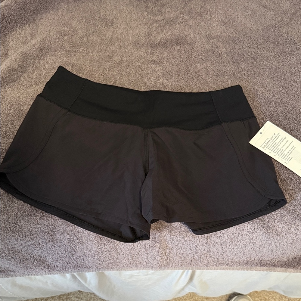 Lululemon Athletica Black Athletic Shorts Run Times 4”